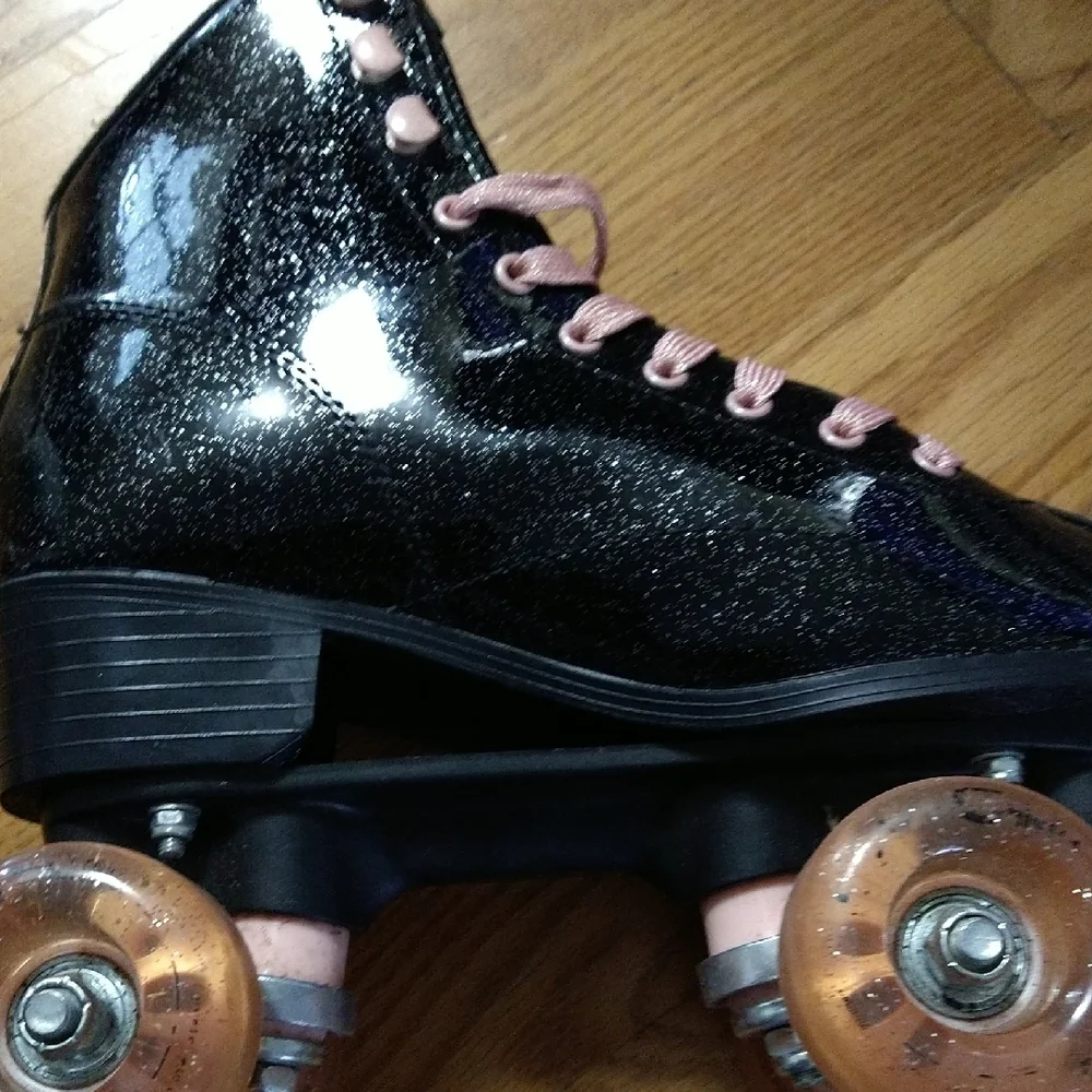 Roller Derby Candi Girl Black Glitter Roller Skates with Pink Laces - Picture 6 of 16